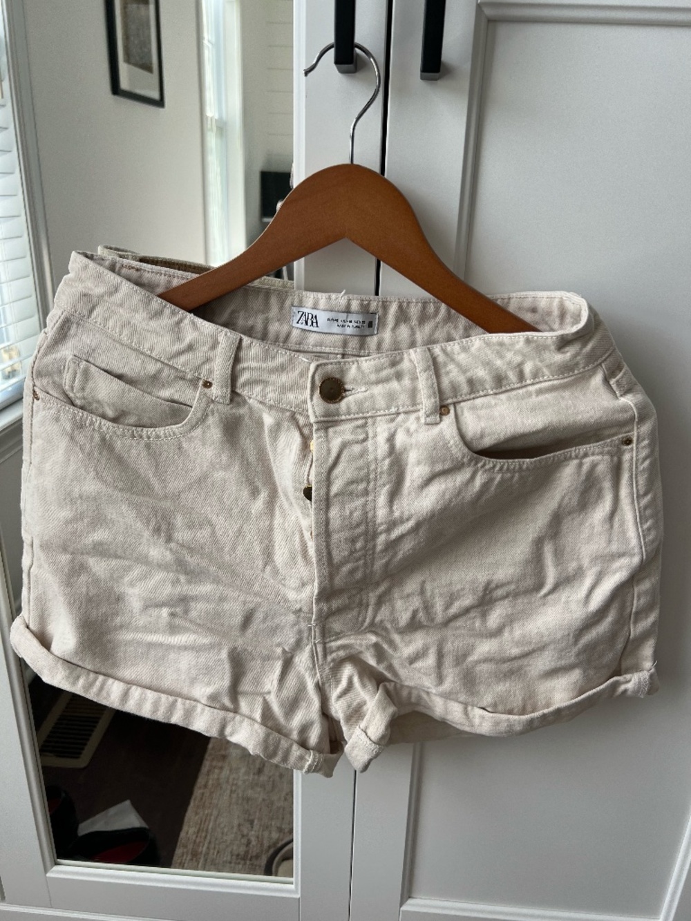 ZARA Cream High Rise Cuffed Denim Shorts Size 10